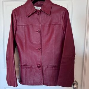 Gorgeous vintage burgundy red leather jacket in excellent condition